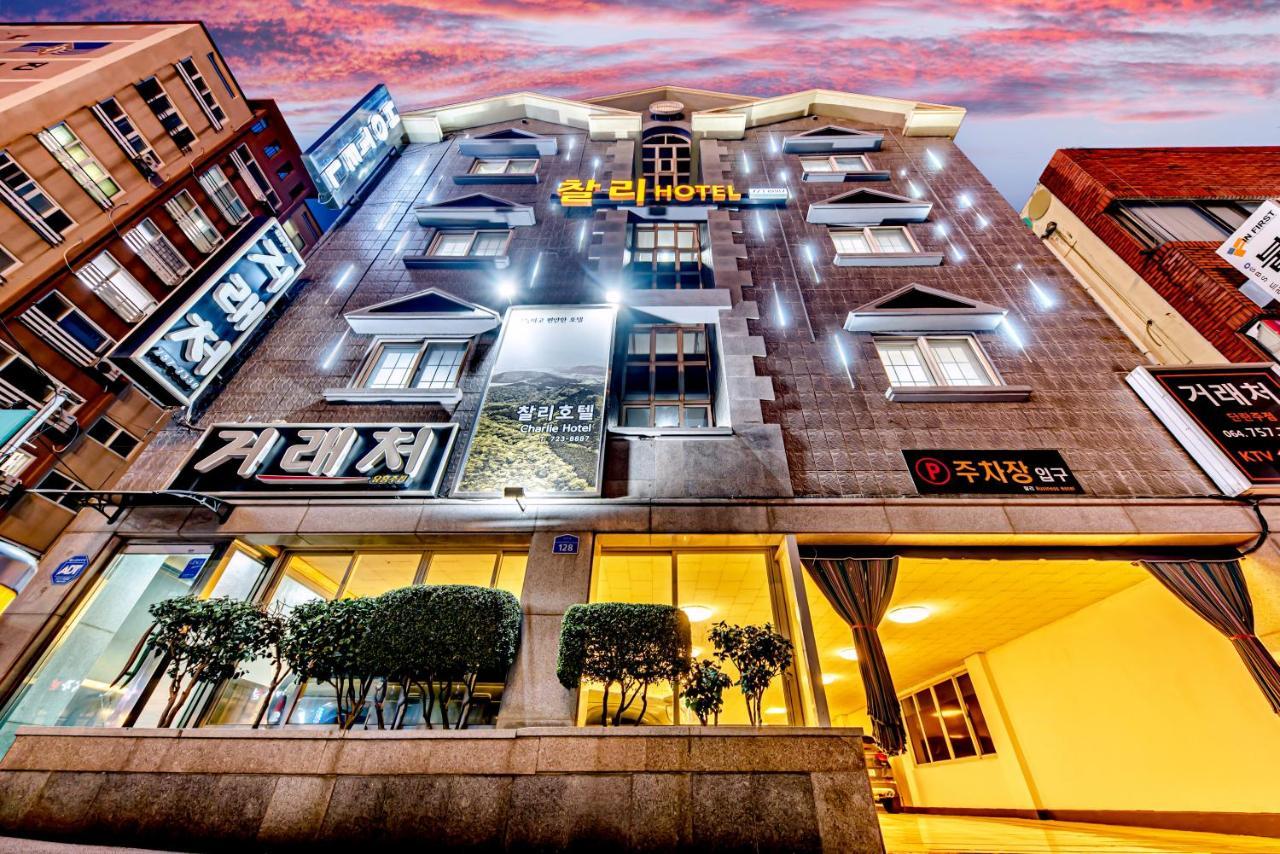 Charlie Hotel Jeju Exteriör bild