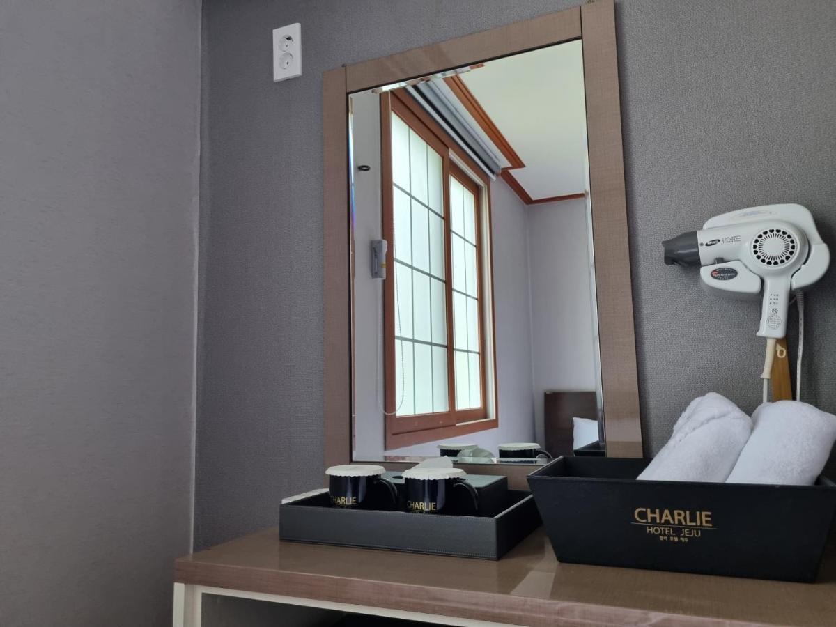 Charlie Hotel Jeju Exteriör bild